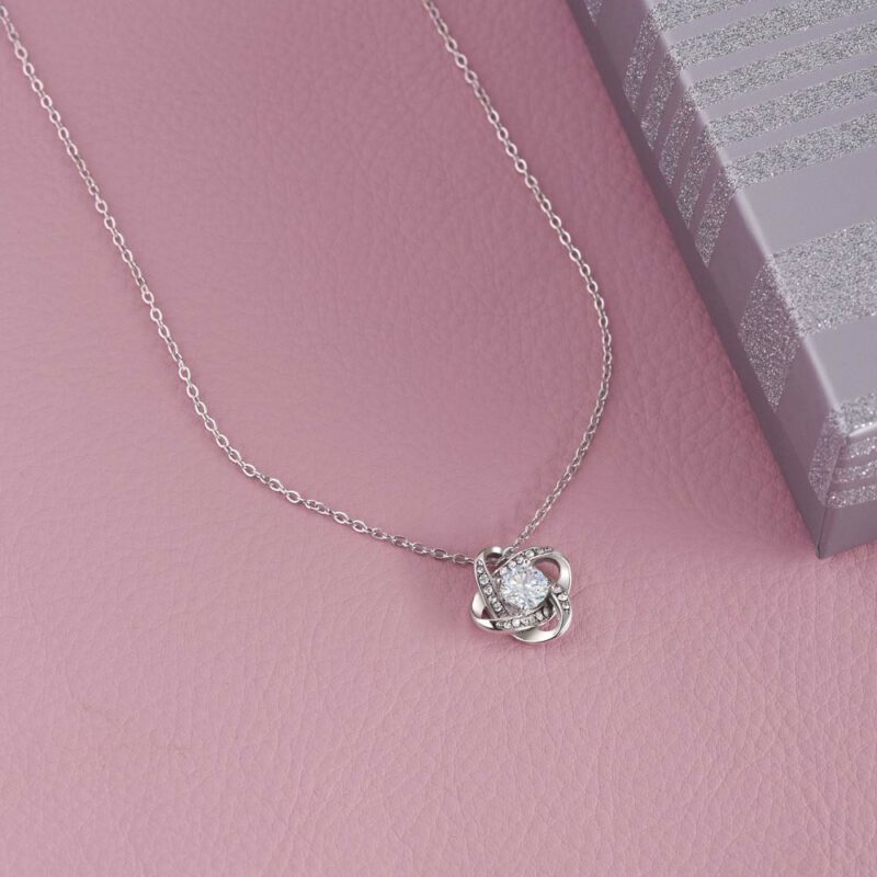 Malttrix Love Necklace